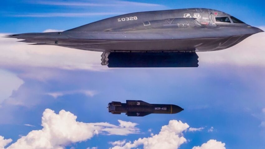 بمب افکن B-2 اسپیریت
