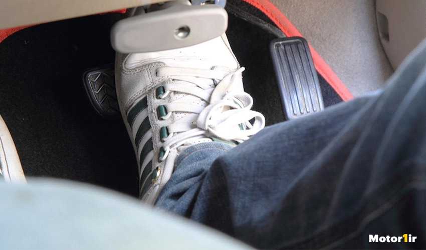 5 دلیل خاموش شدن ماشین در زمان ترمز گرفتن